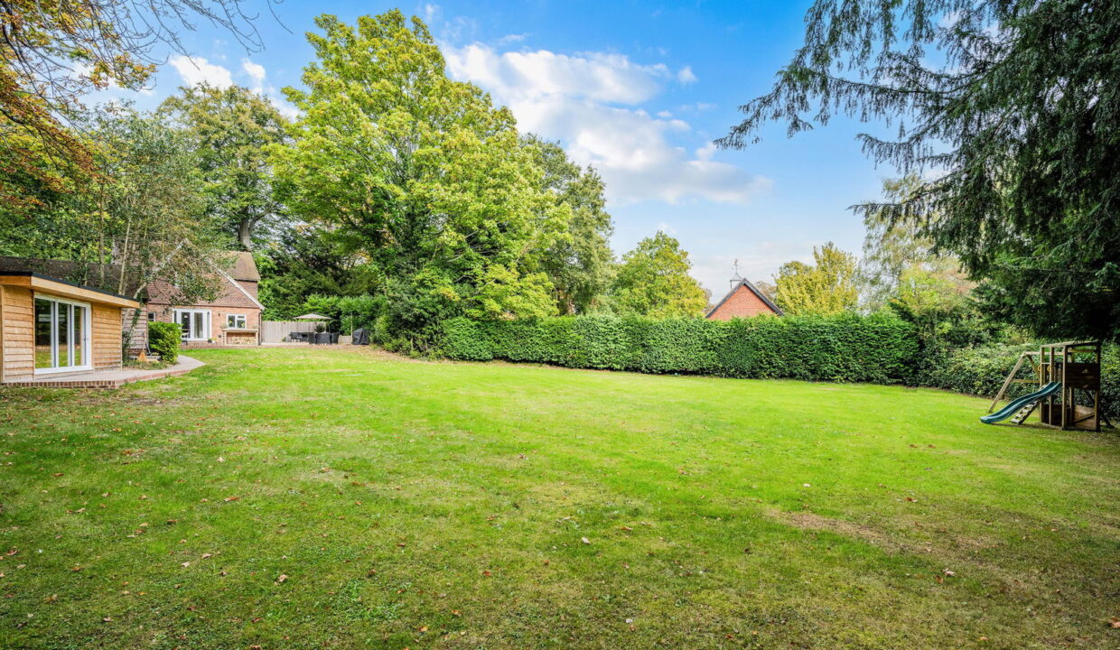 LEWIN-LODGE-_6__1759407670872