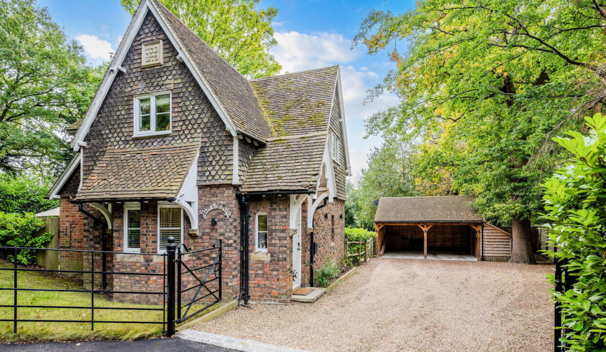 LEWIN-LODGE-_7__1759407670873