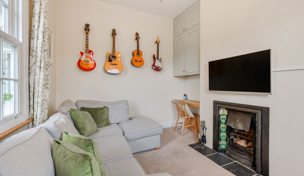 RAILWAY-COTTAGES_-1-_13__1760013131468