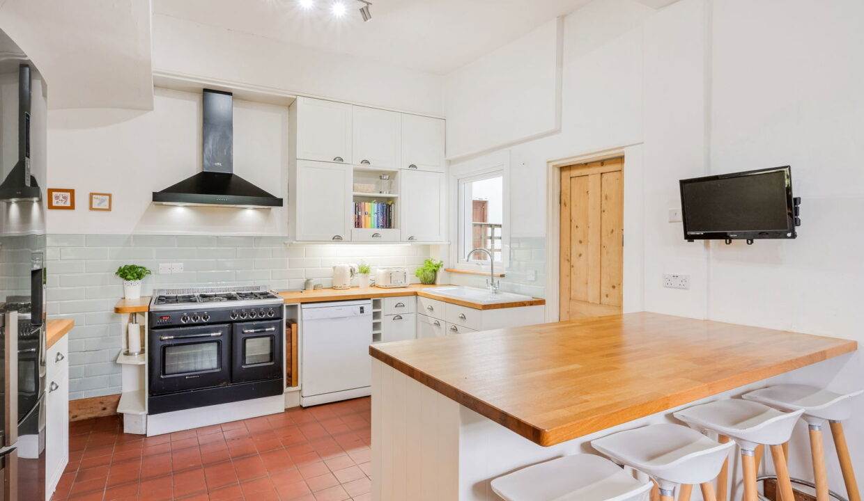 RAILWAY-COTTAGES_-1-_14__1760013131469