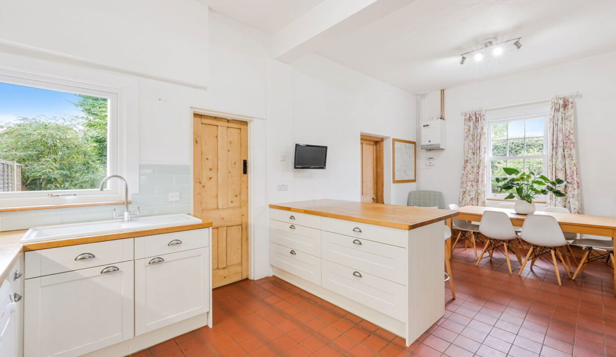 RAILWAY-COTTAGES_-1-_17__1760013131471