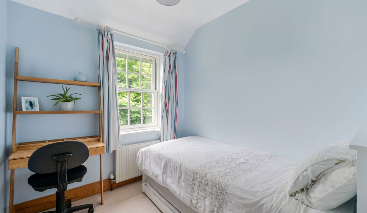 RAILWAY-COTTAGES_-1-_24__1760013145006