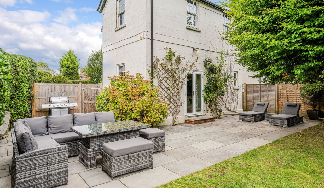 RAILWAY-COTTAGES_-1-_2__1760013057409