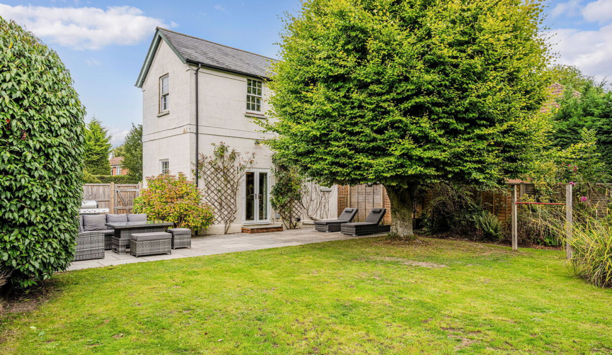 RAILWAY-COTTAGES_-1-_3__1760013057410