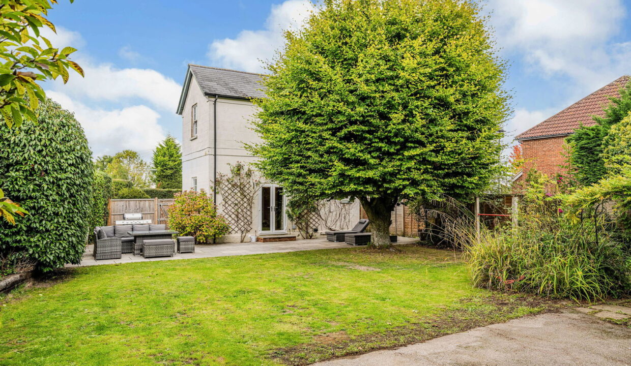 RAILWAY-COTTAGES_-1-_4__1760013057411