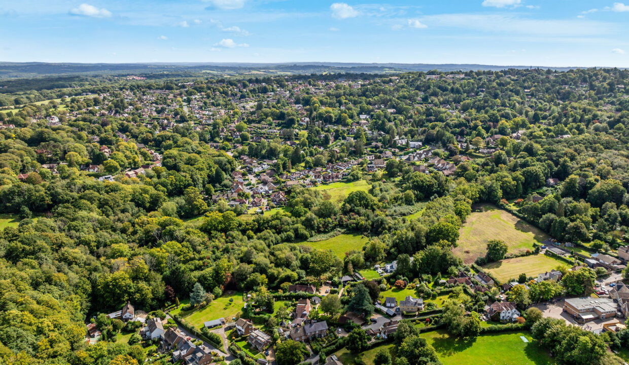 ROBERT-LEECH-LAND-AND-NEW-HOMES-CROWBOROUGH-_8__1758805996959