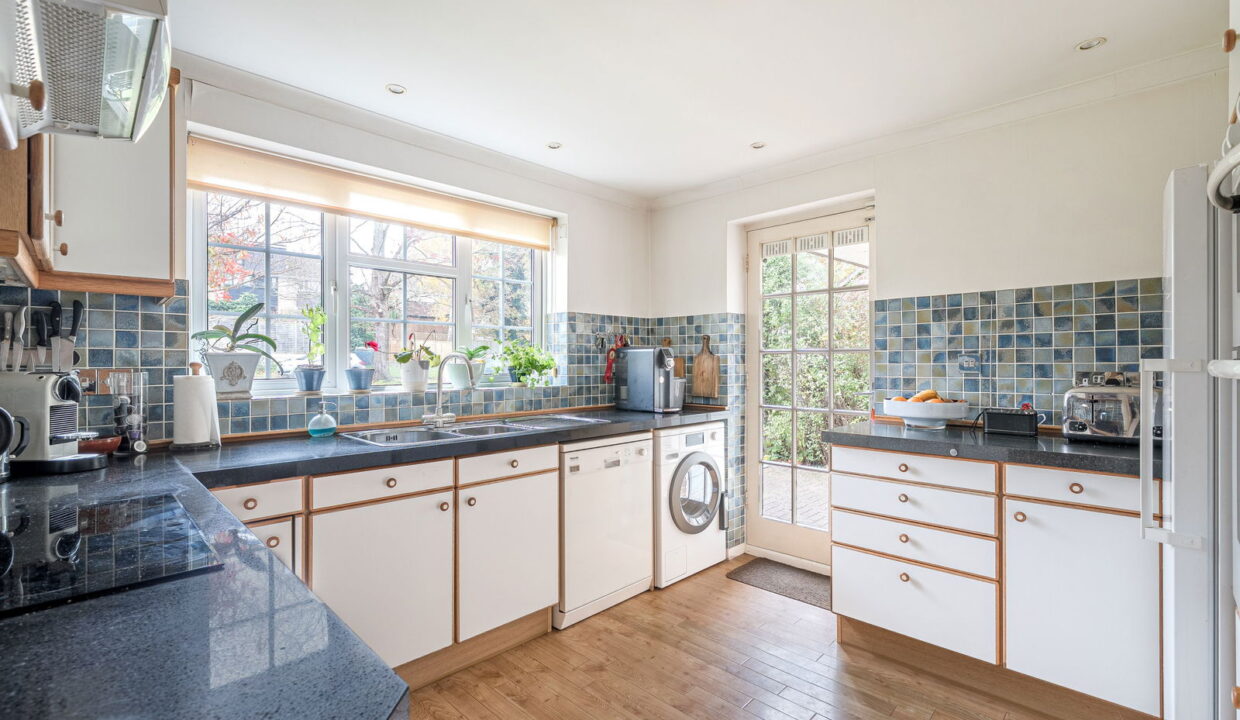 1375595-9-690dddde4bf43_1762772250997