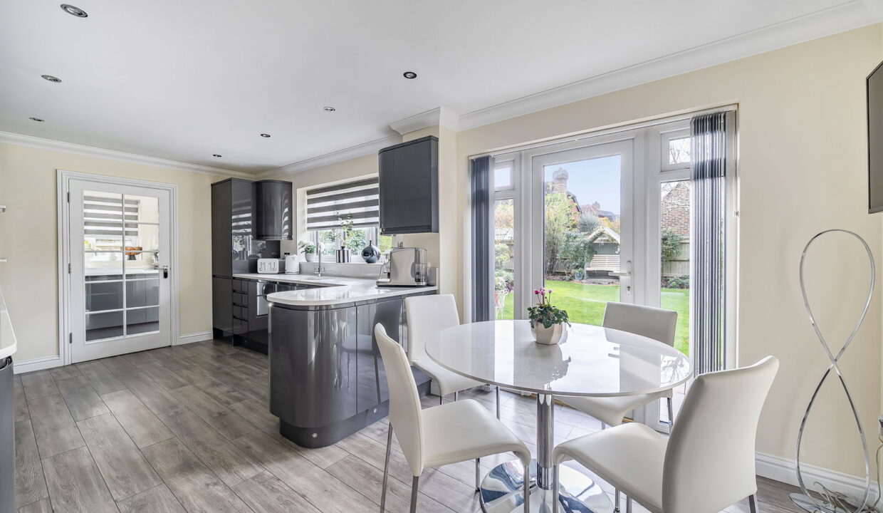 1375953-21-690cce7af10d4_1762519407402