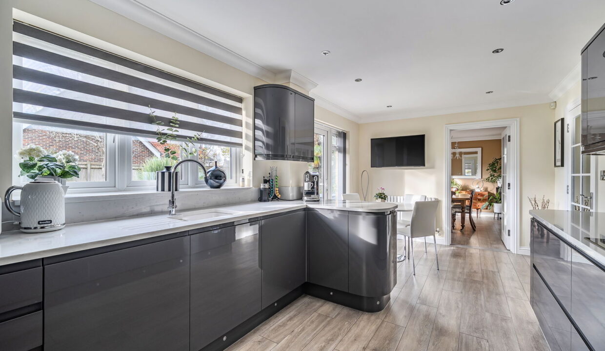 1375953-23-690ccea3efa64_1762519420457