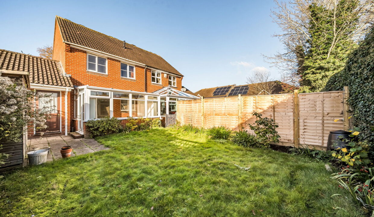 1381587-18-691b07fe8a18a_1763390562968