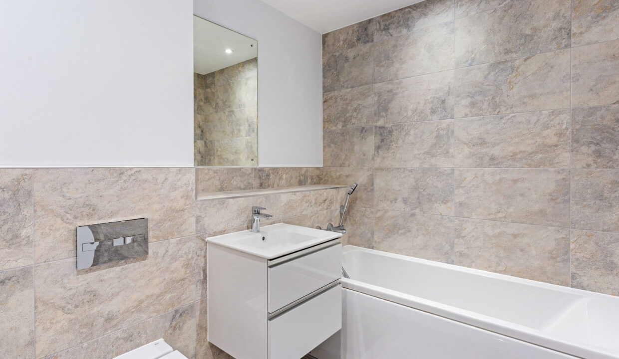 77820_1-Warlingham-Heights-_35__1745924879734