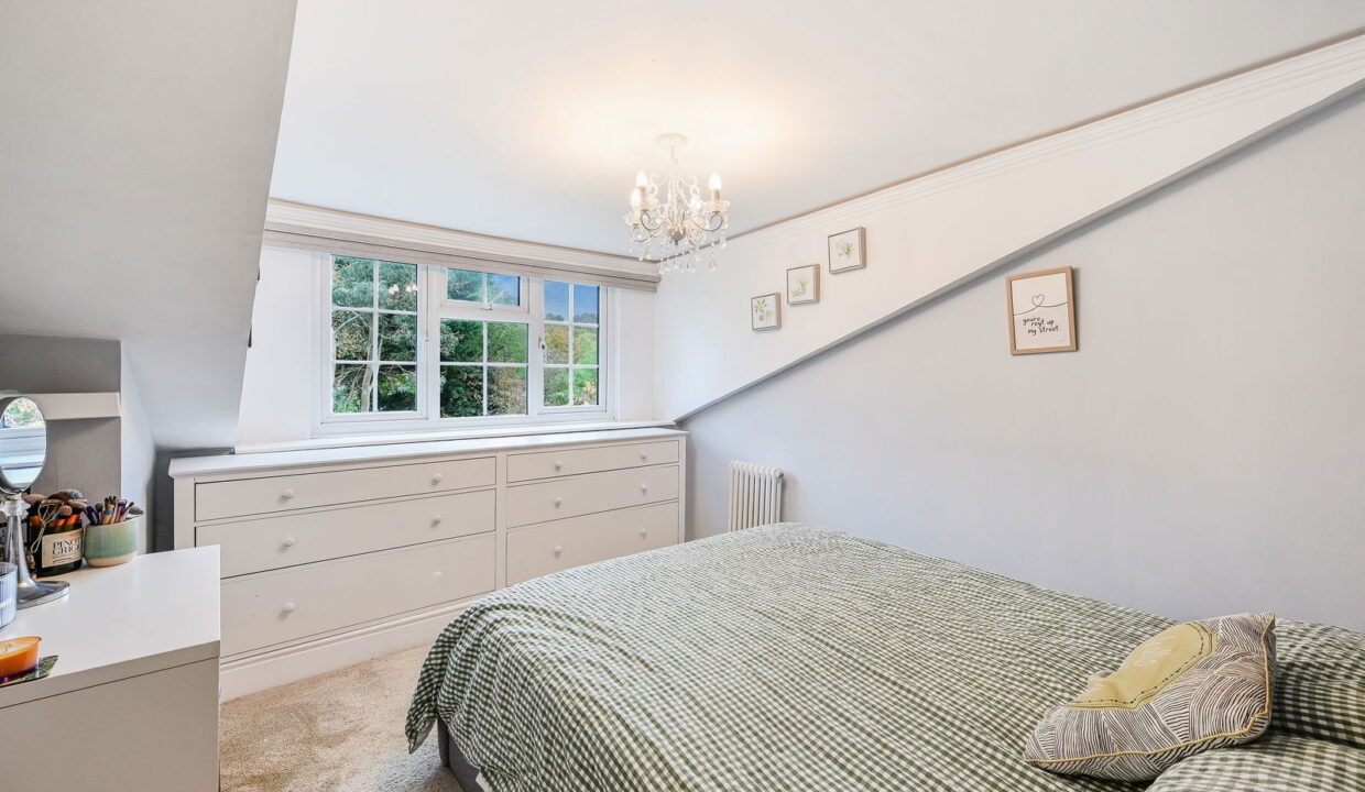 DIAMOND-COTTAGE_-3-_15__1762434661122