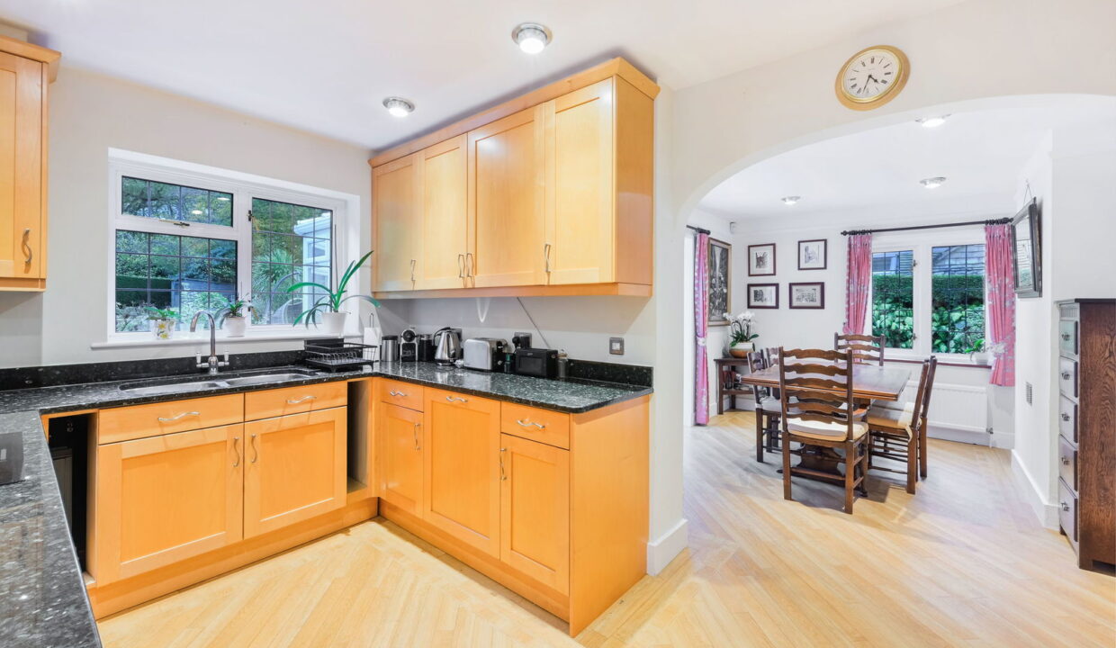 HINDOVER-_12__1762180248039