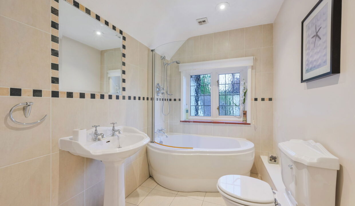 HINDOVER-_2__1762180248062