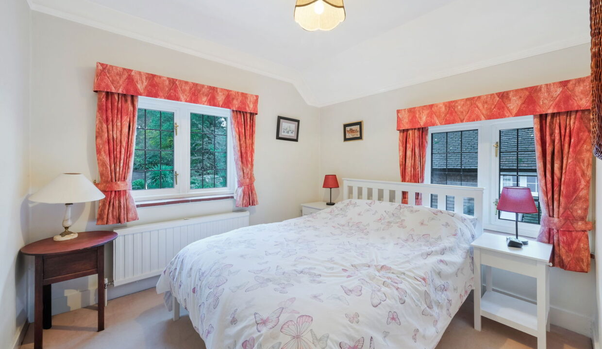 HINDOVER-_3__1762180248064