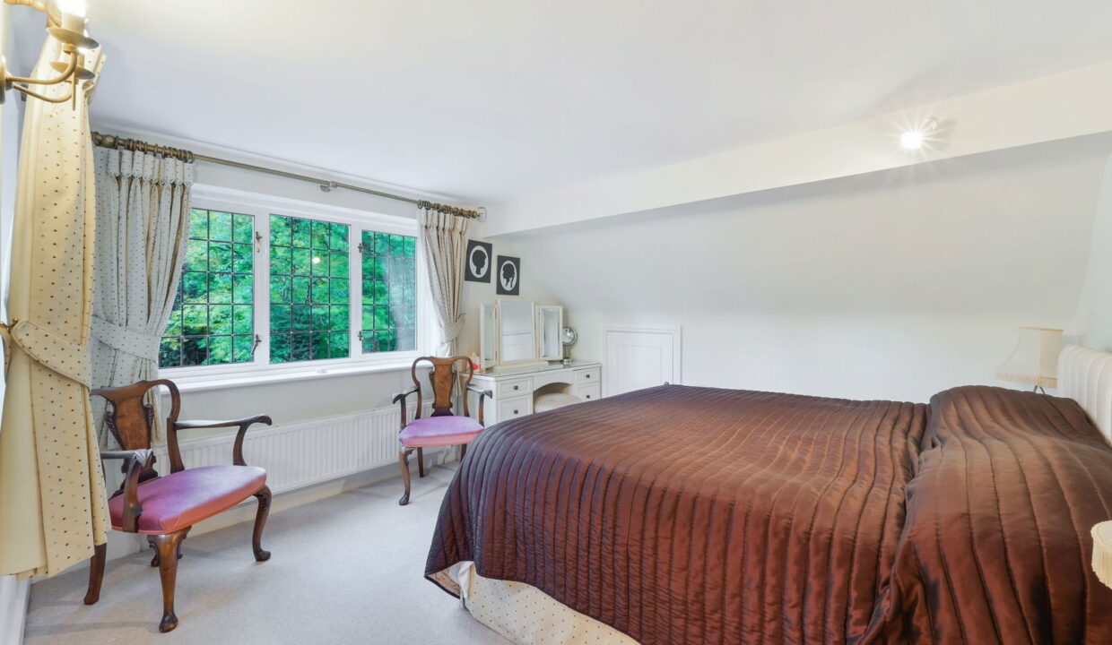 HINDOVER-_6_-Copy_1762180248078