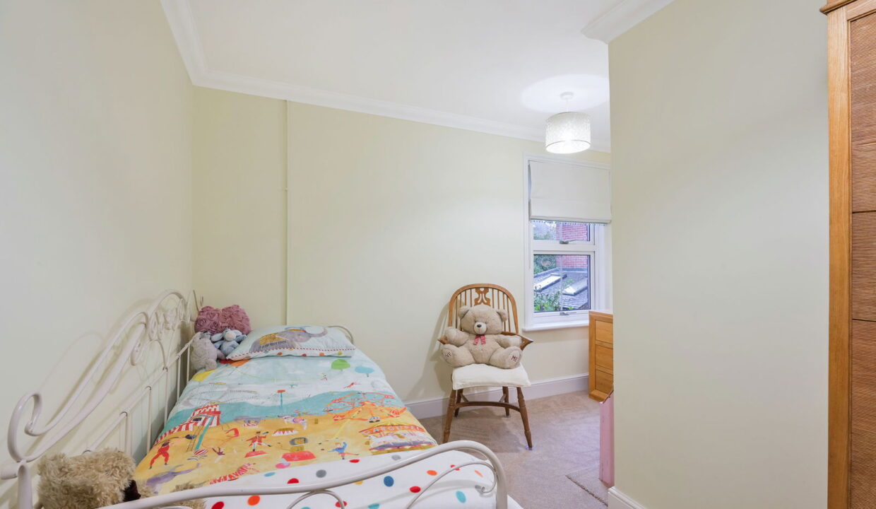 KELVEDON-_4__1761836252500