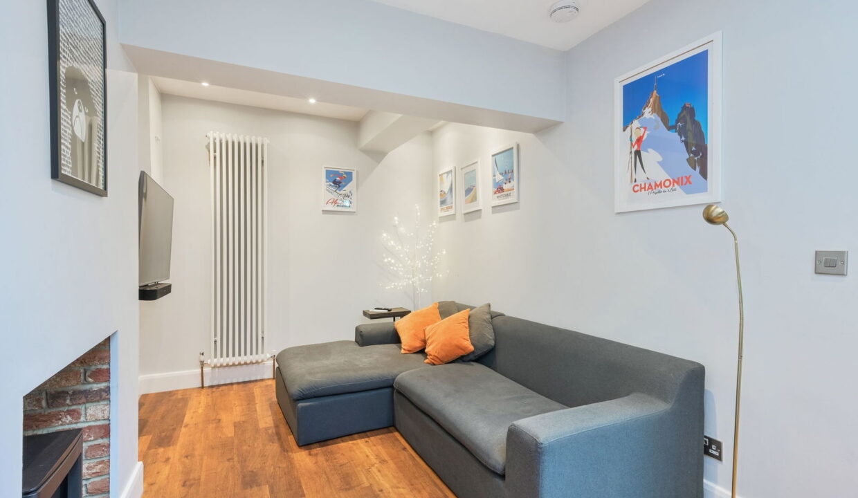 PARKGATE-ROAD_-18-_13__1762352913137