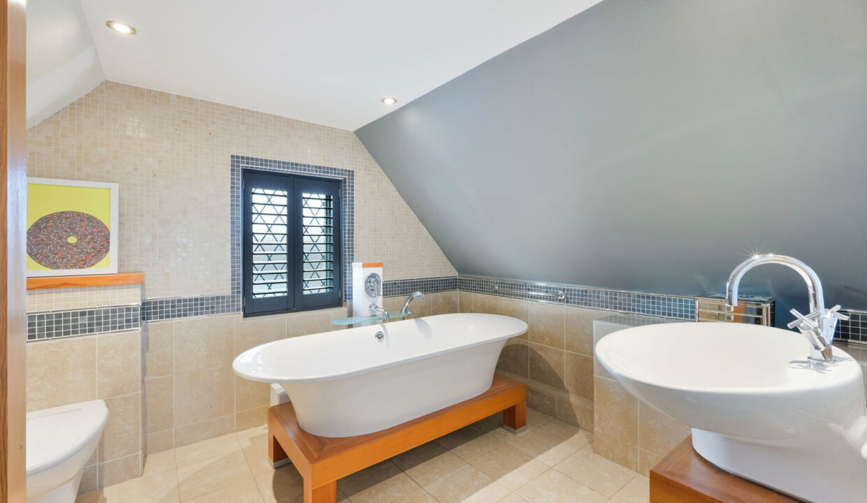 PARKGATE-ROAD_-18-_6__1762352913131