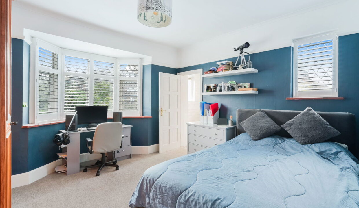 PARKGATE-ROAD_-18-_7__1762352913132