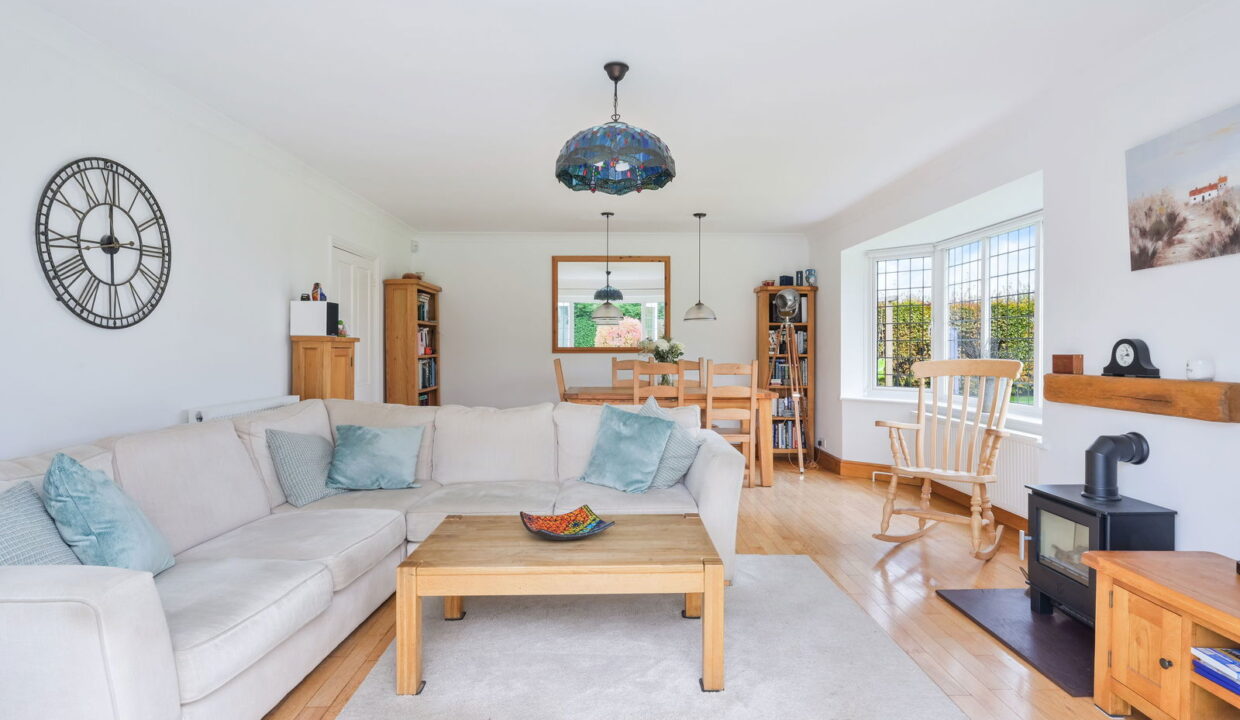 TIPPYWYCHETT-_10__1762446497898