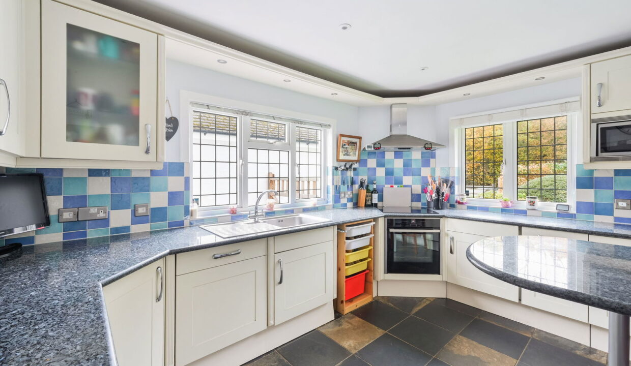 TIPPYWYCHETT-_11__1762446497899