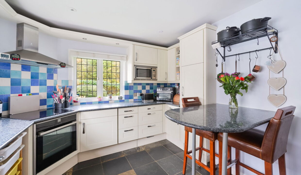 TIPPYWYCHETT-_12__1762446497899