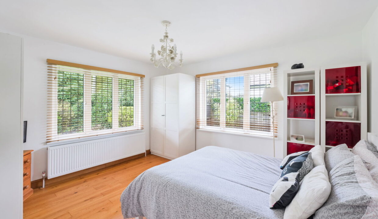 TIPPYWYCHETT-_15__1762446497902