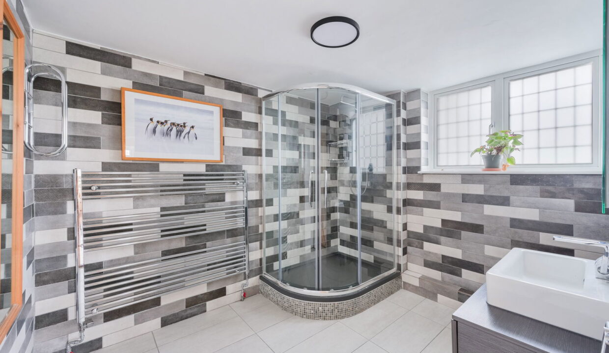 TIPPYWYCHETT-_8__1762446497896