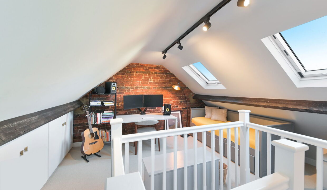 HOLMESDALE-ROAD_41-_3__1764862414484