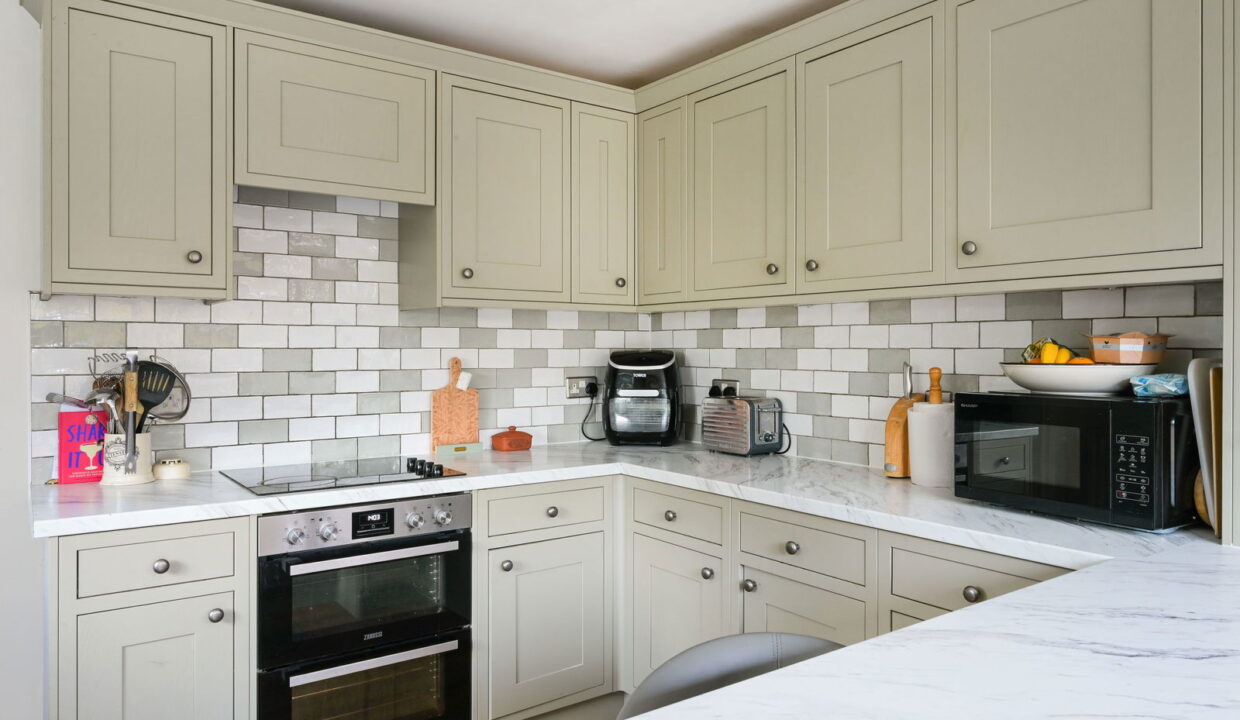 ALINGHAM-ROAD_-29-_18__1765199083821