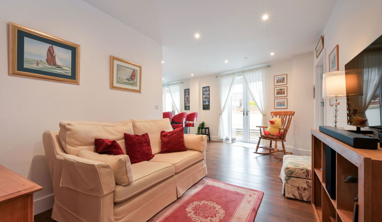 BEECHAM-HOUSE_-FLAT-_8__1769510127098