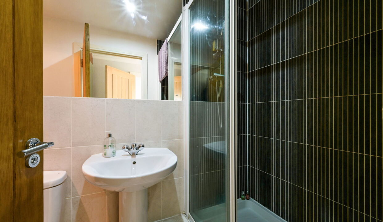 BURRAGE-ROAD_-18-_16__1765540537692