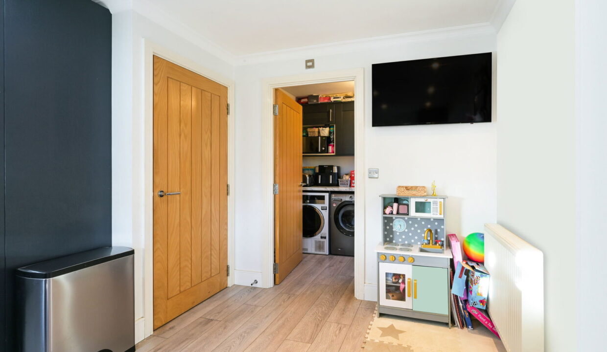 BURRAGE-ROAD_-18-_7__1765540511438