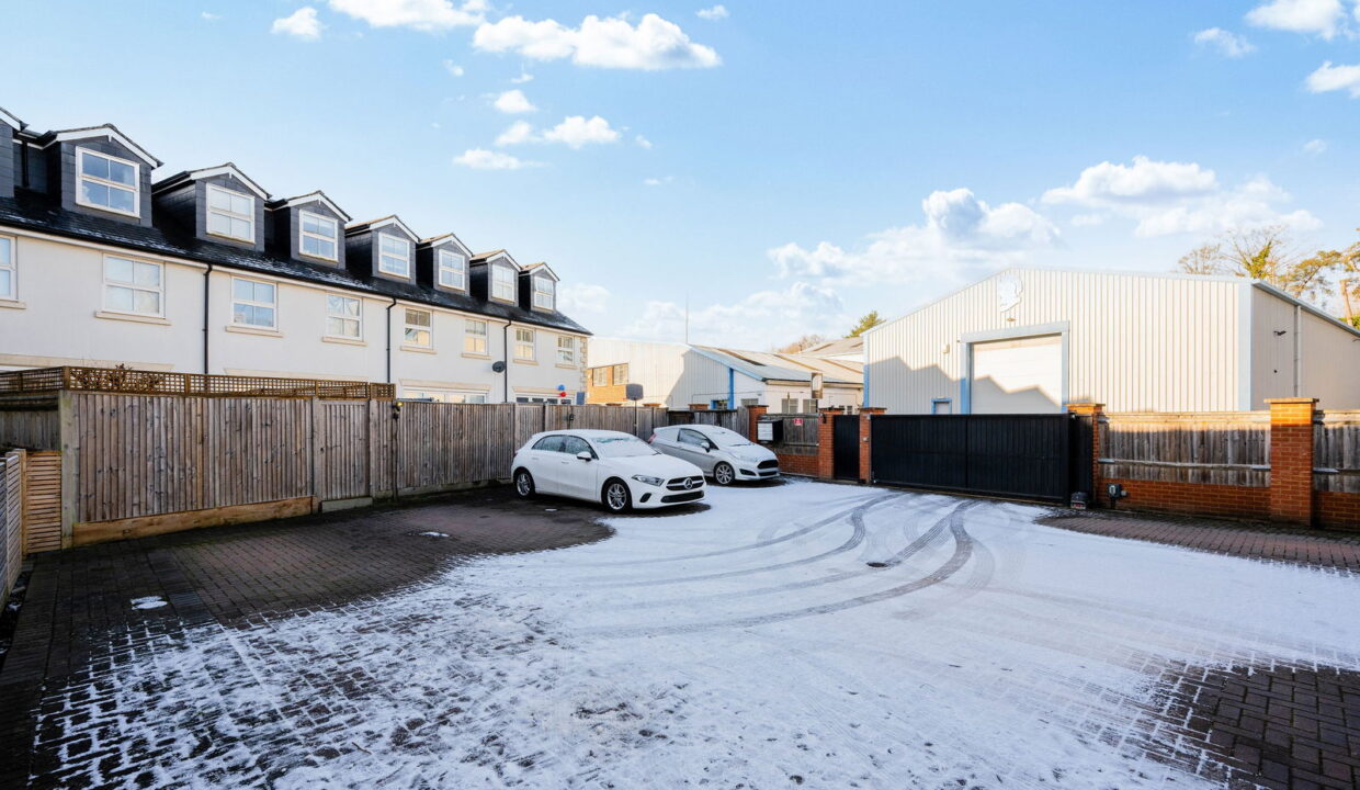 CHANTRY-MEWS_-_10__1767635553530