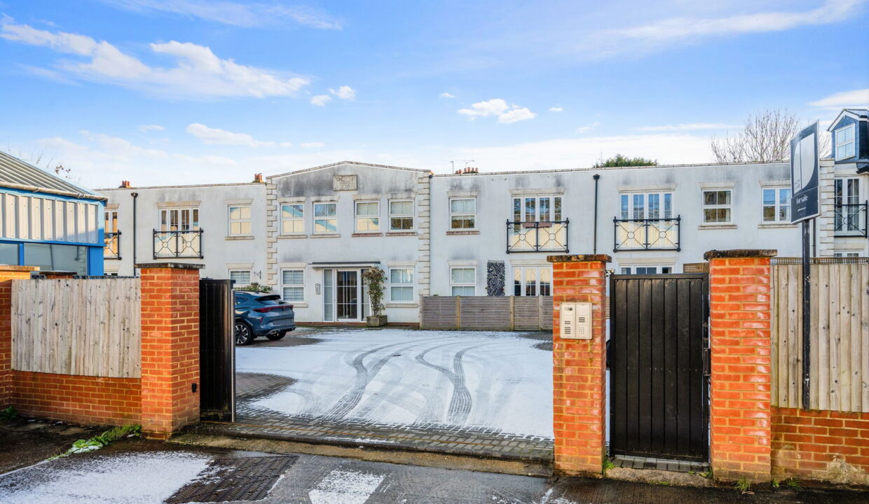 CHANTRY-MEWS_-_12__1767635580286