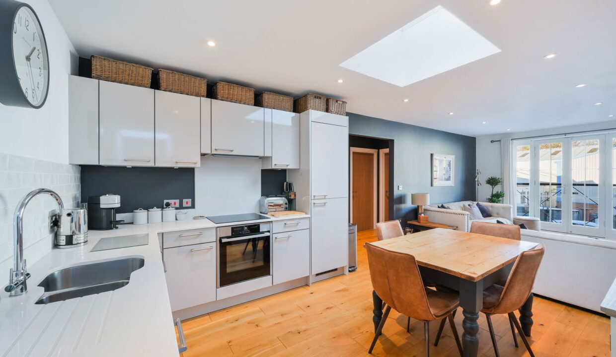 CHANTRY-MEWS_-_7__1767635545282