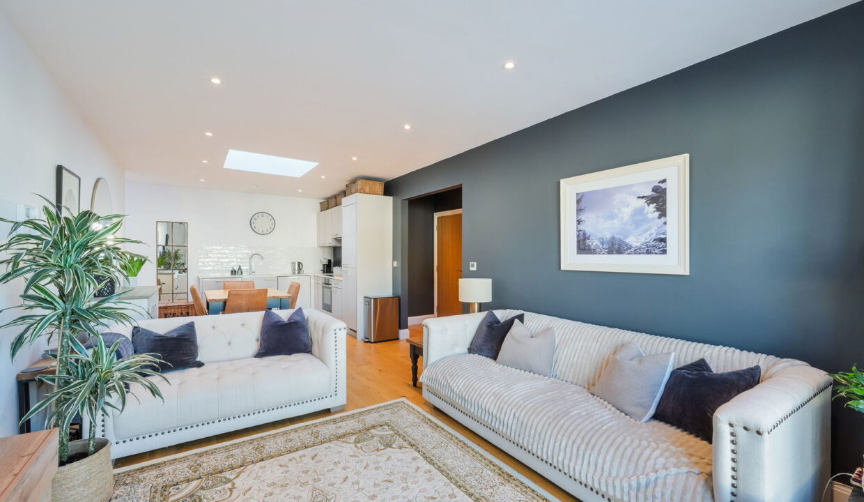 CHANTRY-MEWS_-_8__1767635545295