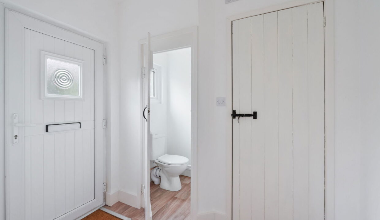 COOMBE-COTTAGES_-1-_10__1768910472367