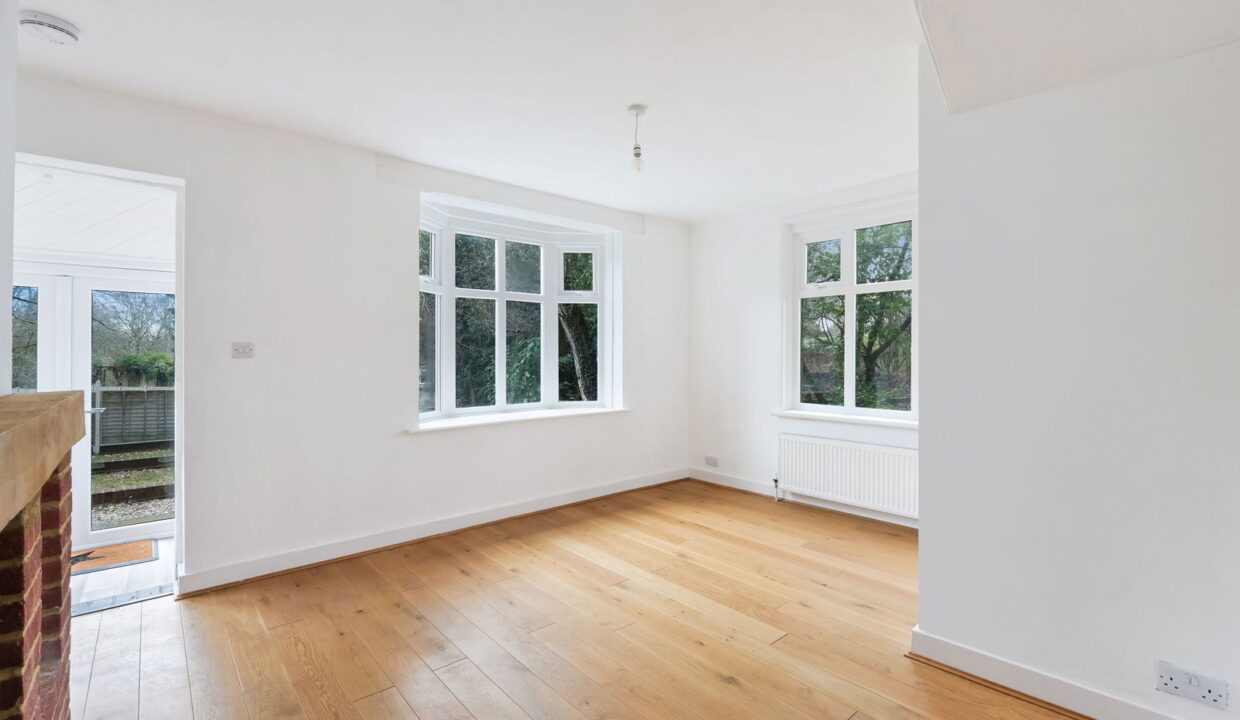 COOMBE-COTTAGES_-1-_13__1768910482212