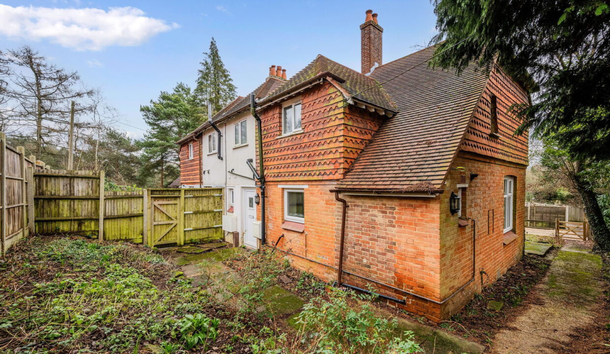 COOMBE-COTTAGES_-1-_4__1768910448263