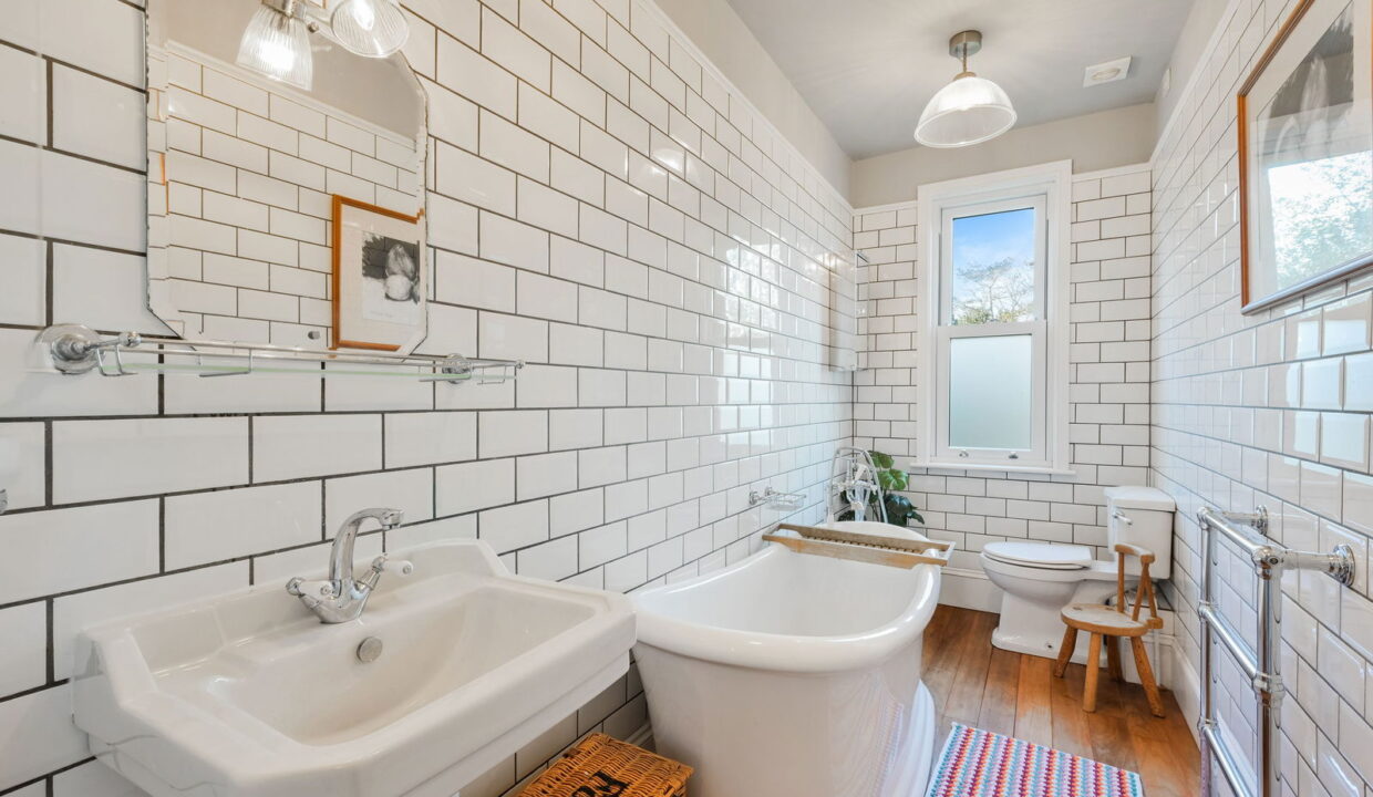 EDGMOUNT-_11__1765543444204