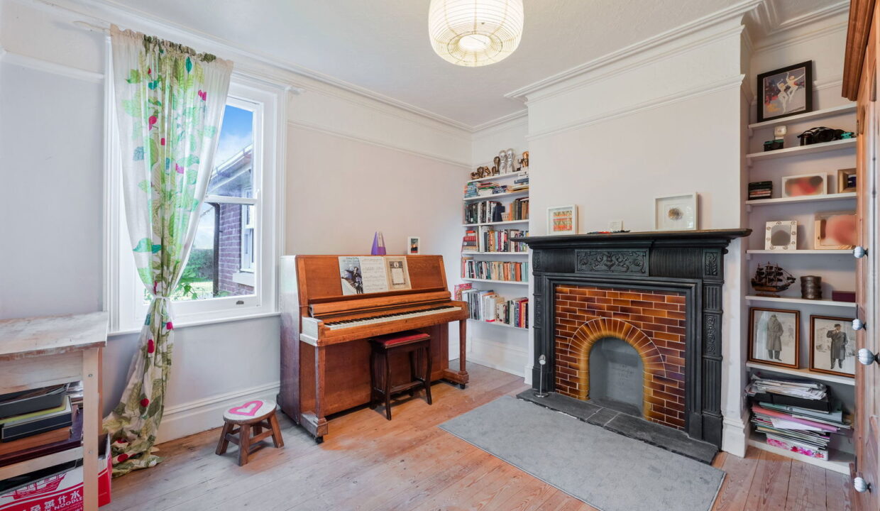 EDGMOUNT-_15__1765543465274