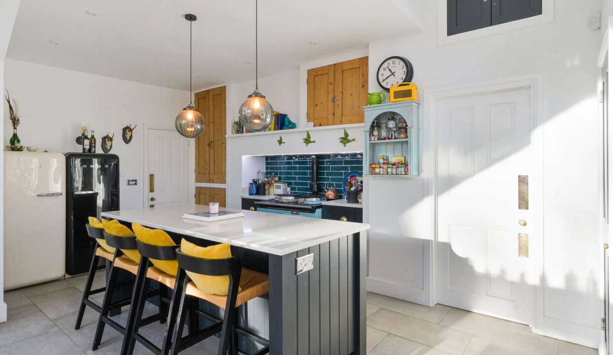 EDGMOUNT-_21__1765543494471