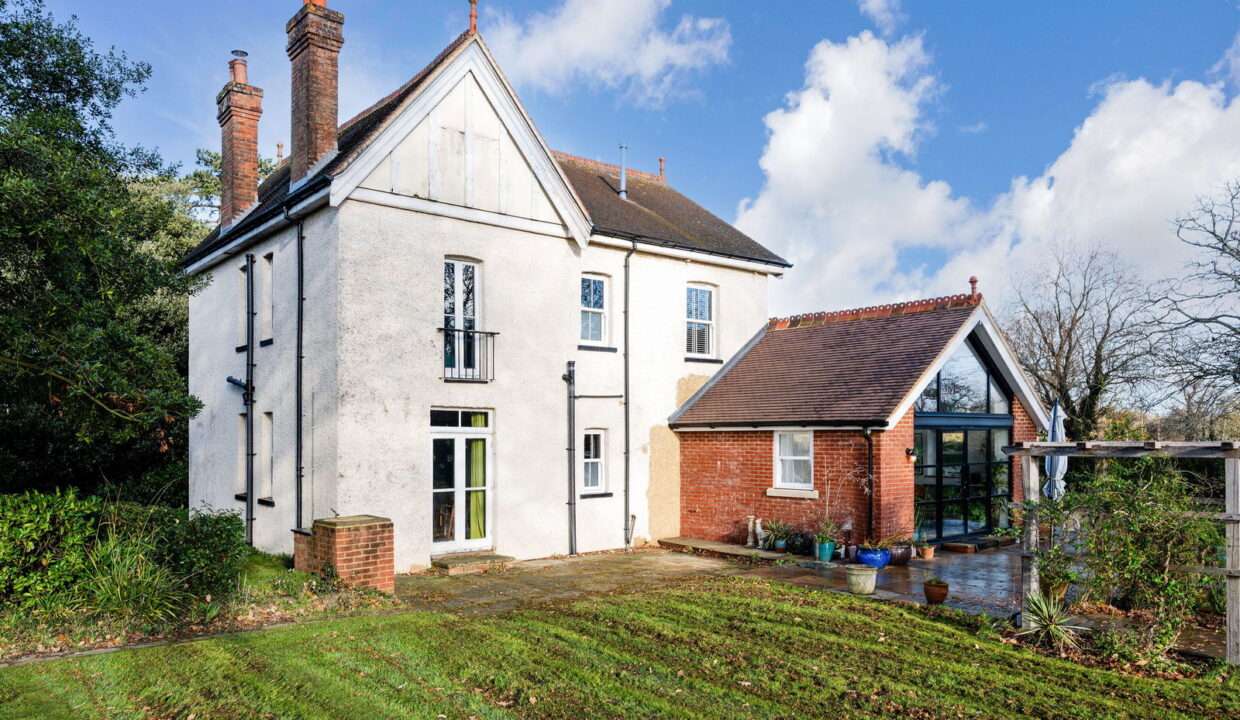 EDGMOUNT-_4__1765543534606