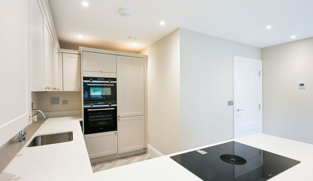 GREEN-HEDGES-APARTMENT-7-_6__1757072686057