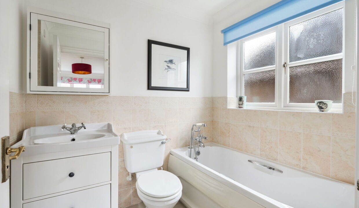 GRESHAMS-WAY_-4-_13__1763565713036