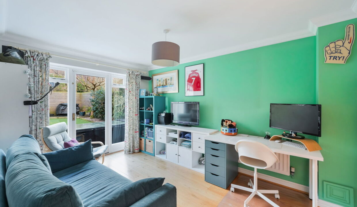 GRESHAMS-WAY_-4-_19__1763565741938