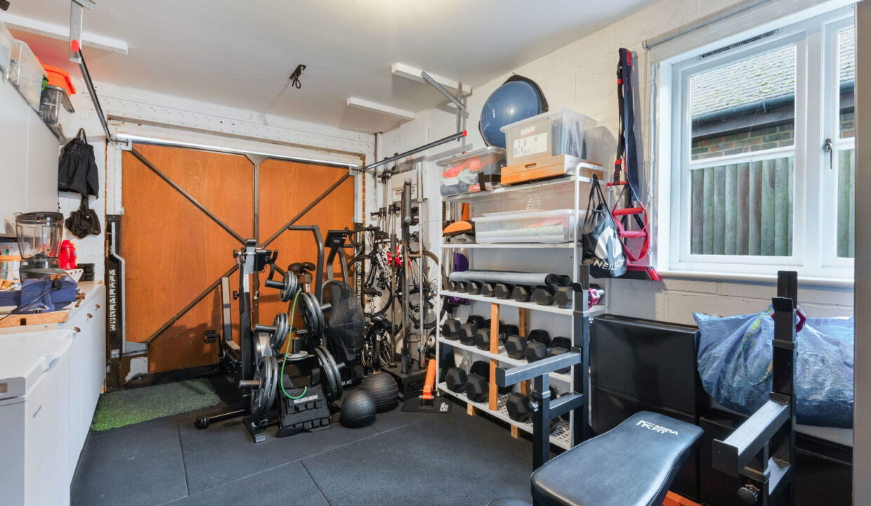 GRESHAMS-WAY_-4-_25__1763565741942