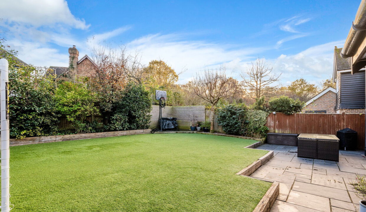 GRESHAMS-WAY_-4-_4__1763565713030